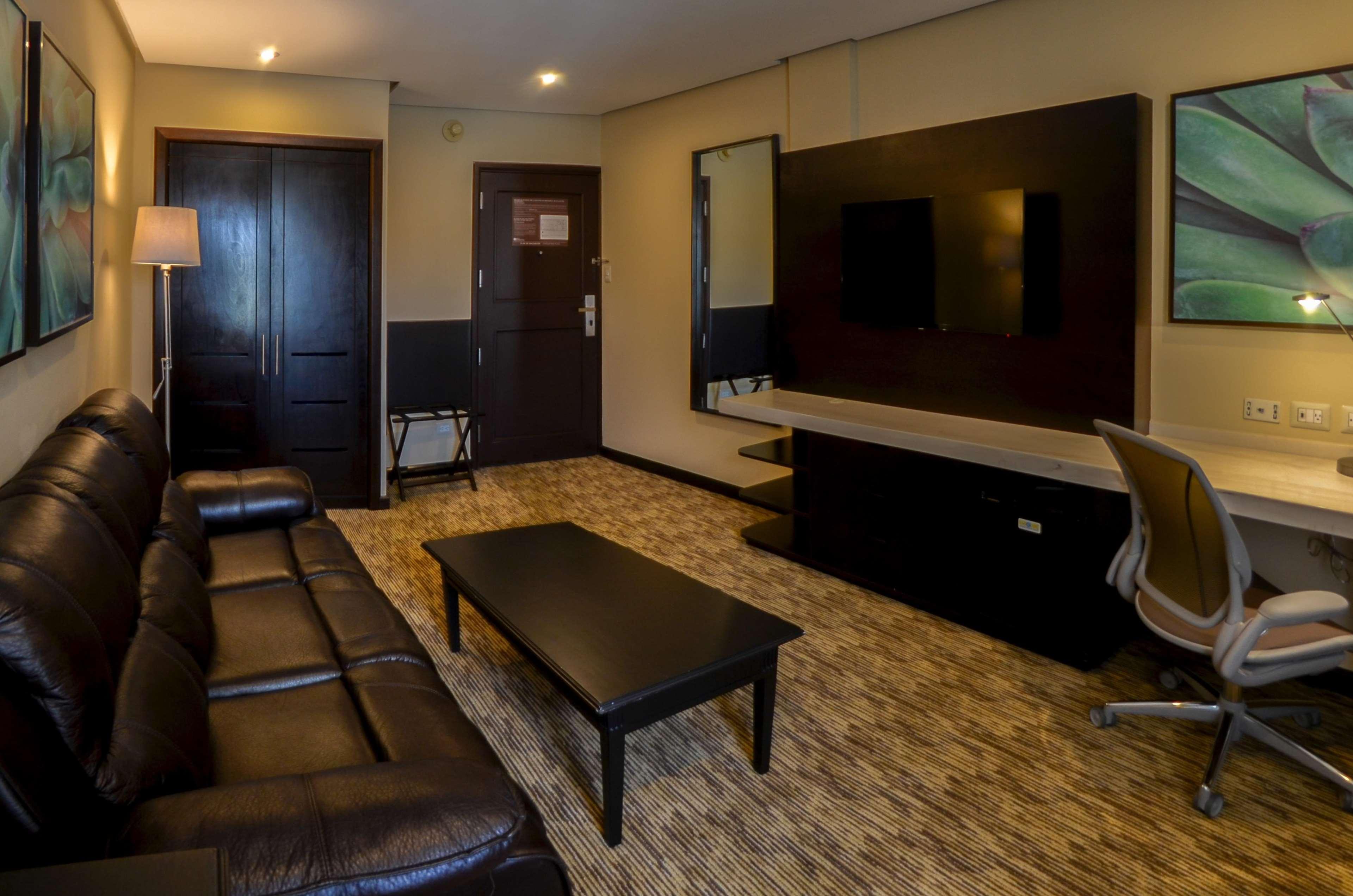 Hilton Garden Inn Città del Guatemala Esterno foto