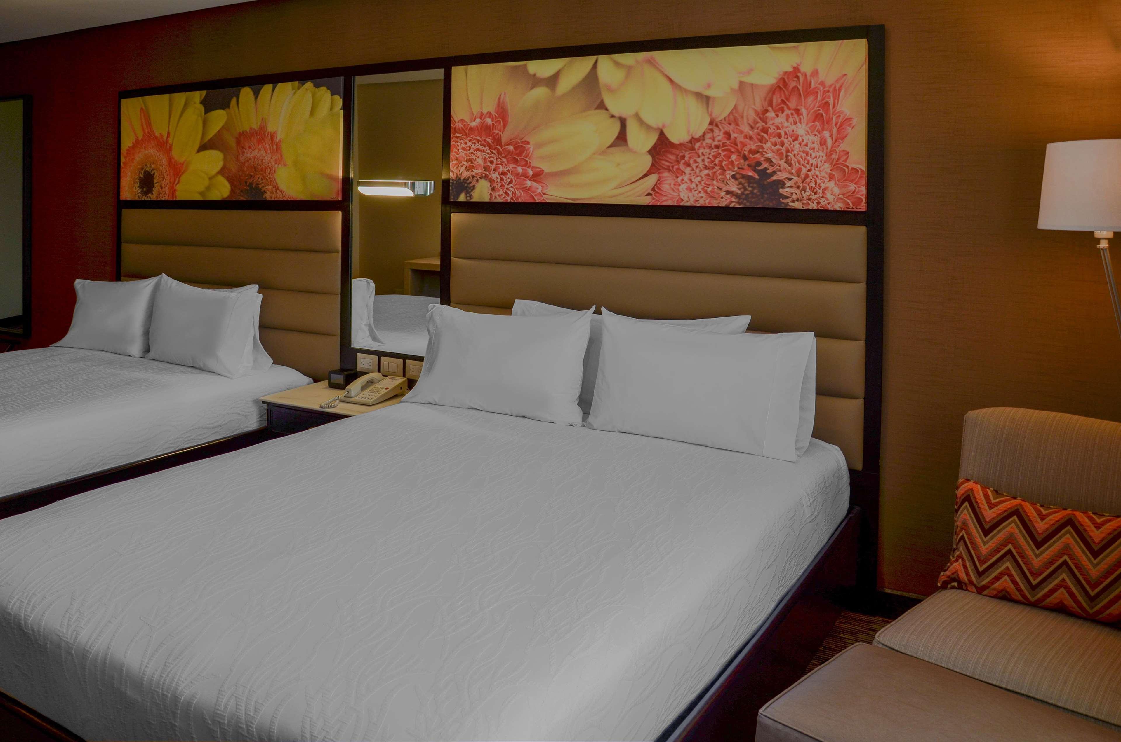 Hilton Garden Inn Città del Guatemala Esterno foto