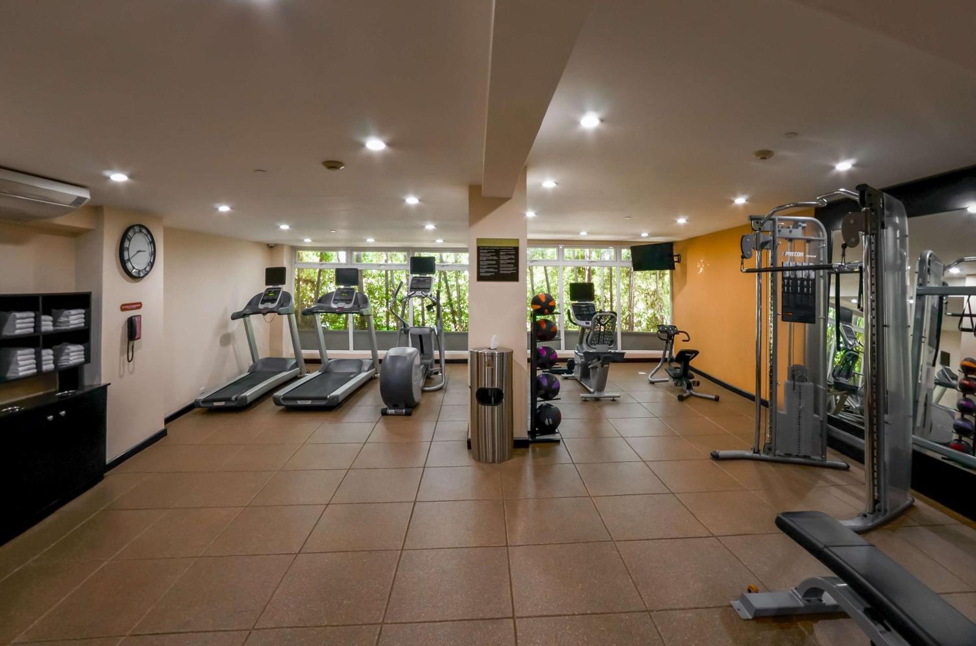 Hilton Garden Inn Città del Guatemala Esterno foto